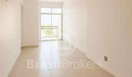 Excelente Apartamento Dois Quartos e Varanda, Junto ao Shopping