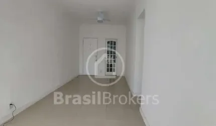 Apartamento Excelente a poucos metros do Norte Shopping, Evevadores e Vaga