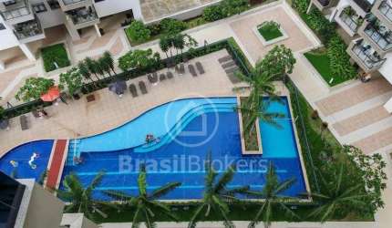 Excelente apartamento, 2 quartos 1 suíte, varanda, no coração do Cachambi