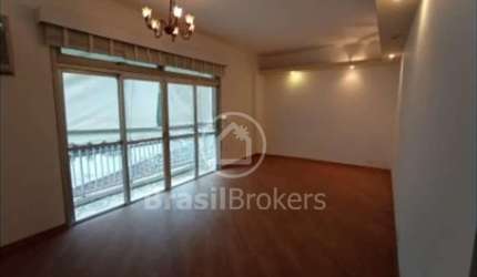 Apartamento à venda com 85 m², 3 quartos e 3 banheiros, sendo 1 suíte, na Tijuca