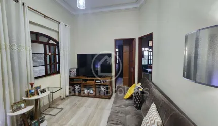 Apartamento tipo casa com 3 quartos Rua Professor Gabizo