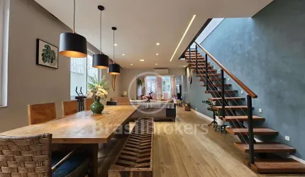 Casa duplex à venda com área total de 250,00m² e 4 quartos em Tijuca, Rio de Janeiro - RJ