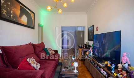 Apartamento de 3 quartos com 89 m², vaga de garagem a 6 minutos do metro da Praça Saens Pena e Shopping Tijuca