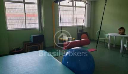Casa comercial com 2 andares em Vila Isabel
