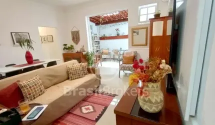 Apartamento tipo garden de 3 quartos com 90 m², modernizado, com jardim de inverno e área externa a 5 minutos do metro São Francisco Xavier
