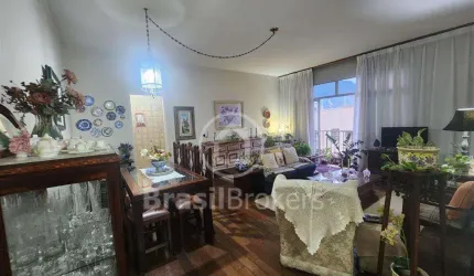 Um apartamento lindo e aconchegante em excelente localização na Tijuca. 143m2 com varanda, 3 quartos (1 suíte) e 2 vagas