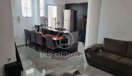 Apartamento com 2 quartos e 2 vagas próximo ao Largo do Verdun