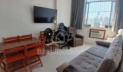 Apartamento mobiliado a venda no Centro do Rio com 1 vaga na escritura, 1 quarto e dependência completa
