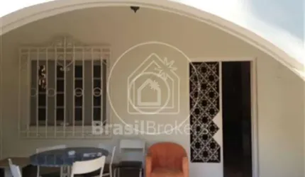 Casa 4 quartos, sendo 2 suítes