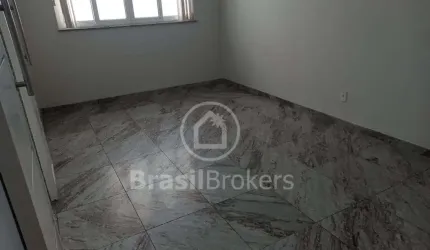 Apartamento em excelente localização próximo da Praça Saens Pena com 3 quartos, suíte e vaga