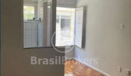 Apartamento de 1 quarto com 44m² perto do metrô Saens Pena e Shopping Tijuca!!!