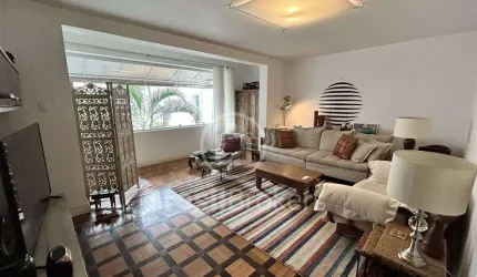 Joia Rara em Botafogo: Apartamento Reformado com 160m²' e uma vaga