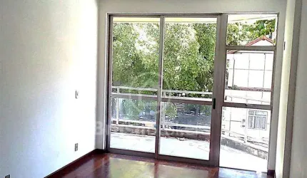 Laranjeiras Sala 2 quartos suite vaga..Rua tranquila e silenciosa