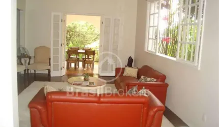 Casa 6 quartos, sendo 2 suítes