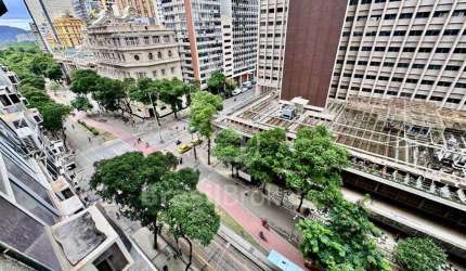 Apartamento com 1 Quarto e 1 banheiro à Venda, 32 m² por R$ 375.000