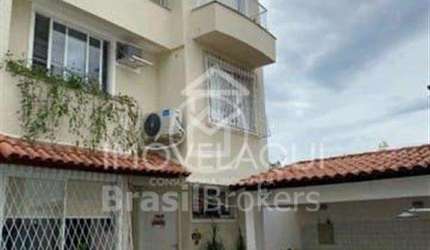 Casa de Condomínio à venda com 116,00m² e 3 quartos em Pechincha, em frente ao clube campestre Rio de Janeiro - RJ