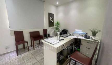 Ótima sala comercial com clínica montada, com 58m² Centrão freguesia JPA