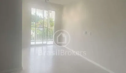 Oportunidade 2 quartos Pronto, com vista Piscina