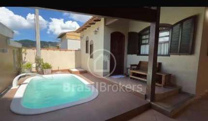 Execelente casa duplex no bairro Carolina