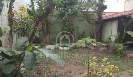 Casa à venda com um excelente quintal