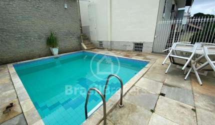 Casa à venda com 391,00m² e 5 quartos pertinho do Ilha Plaza Shopping, Rio de Janeiro - rj
