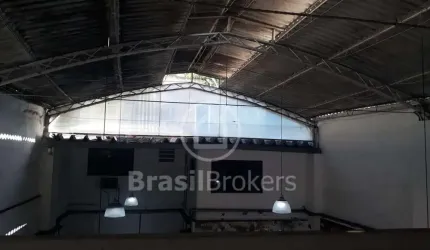 GALPÃO EM LOCAL PREVILEGIADO NA ILHA DO GOVERNADOR
