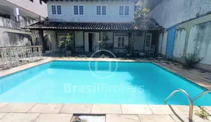 Excelente casa de 4 quartos, suite e churrasqueira e piscina em área nobre do Jardim Guanabara!