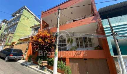ÓTIMA CASA BI FAMILIAR, VARANDA 3 QUARTOS, SUITE