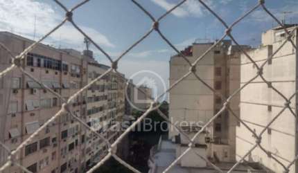 Apartamento, 2 quartos, uma suíte- posto 2 Copacabana- RJ