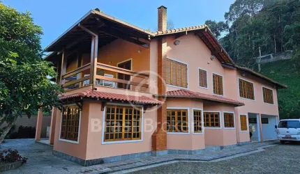Espetacular propriedade Localizada dentro do Green Valley, Teresópolis