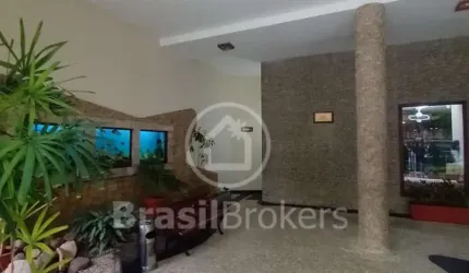 Raridade em Copacabana! Apartamento de 114 metros de 3 quartos sendo 1 suite + dependência completa.