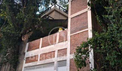CASA NOBRE EM LARANJEIRAS