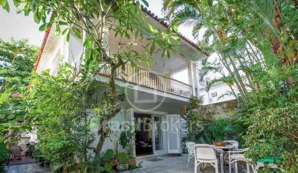Casa à venda com 320,00m² e 3 quartos em Jardim Botânico, Rio de Janeiro - rj