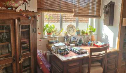 APARTAMENTO DE 128m² EM PRÉDIO CHARMOSO EM LARANJEIRAS