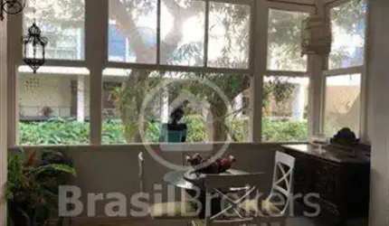 Apartamento na Sambaiba, em local bucólico no Leblon