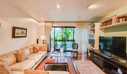 Apartamento com 2 varandas, 4 quartos, 2 suítes e 3 vagas, em prédio de altíssimo padrão, na Epitácio Pessoa !