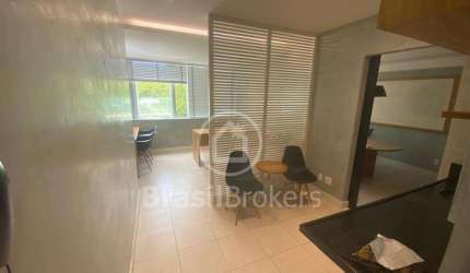 Sala Comercial à venda com 47,00m², copa e 2 lavabos em Barra da Tijuca