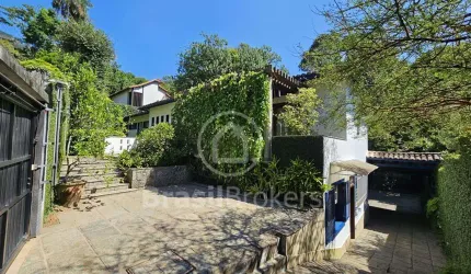 Casa de Condomínio 4 quartos, sendo 2 suítes