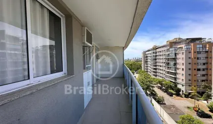 Excelente apartamento silencioso 03 quartos com 2 suítes e um lavabo todo reformado com 93 m2. Condomínio lazer total.