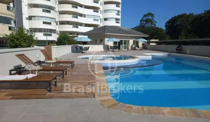 Apartamento de 3 quartos (1 suíte) no Recreio dos Bandeirantes com vista para a piscina!