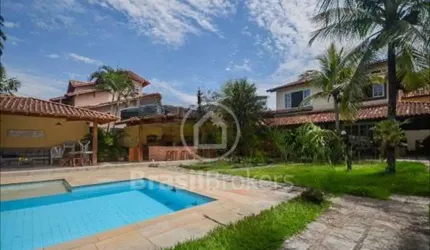Espetacular casa em condomínio de 4 quartos na Barra no Village Marapendi