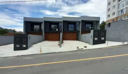 Geminado de Alto Padrão no Bairro Rau em Jaraguá do Sul / SC