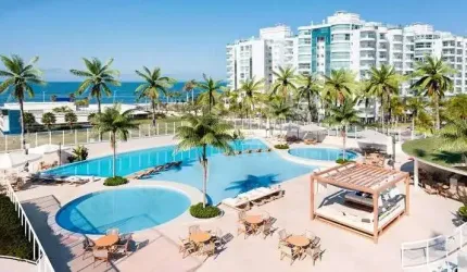 Apt. de 158 m2 mobiliado c/ 3 suítes no Brava Beach