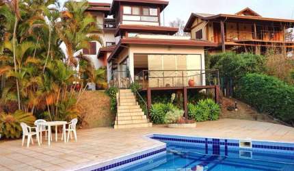 Casa mobiliada de 344 m2 c/ 4 suites no Cond. Moinho de Valinhos-SP