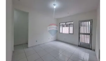 Apartamento Tipo Casa Térreo com 2 Quartos Reformado na Penha – Ótima Localização