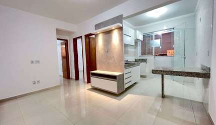 Apartamento com 2 dormitórios à venda, 56 m² por R$ 270.000,00 - Tubalina - Uberlândia/MG