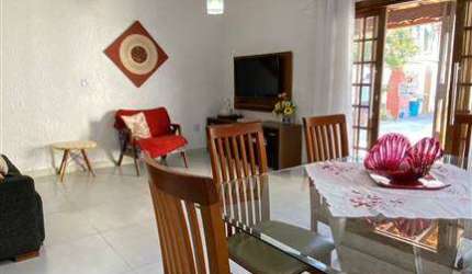 EXCELENTE CASA COM 5 DORMITÓRIOS, EDÍCULA E PISCINA NO BAIRRO CANTO DO FORTE EM PRAIA GRANDE!