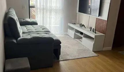 Excelente apartamento de 01 dormitório, 01 vaga de garagem. O imóvel está localizado na Cidade Ocian, bairro mais tradicional de Praia Grande, que se destaca pelo comércio forte e as famosas feiras de