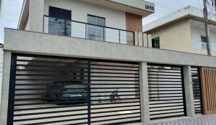Escelente sobrado de condomínio com 02 dormitórios, 02 banheiros, quintal reservado, 01 vaga de garagem. O imóvel está localizado no Jardim Esmeralda, bairro que tem recebido muita valorização através