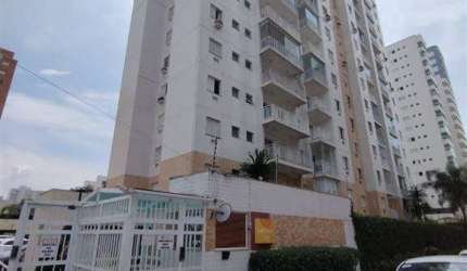 Excelente apartamento amplo e arejado com 02 dormitórios, sendo 01 suíte, sacada envidraçada.  O imóvel está localizado na Cidade Ocian, bairro mais tradicional de Praia Grande, que se destaca pelo co
